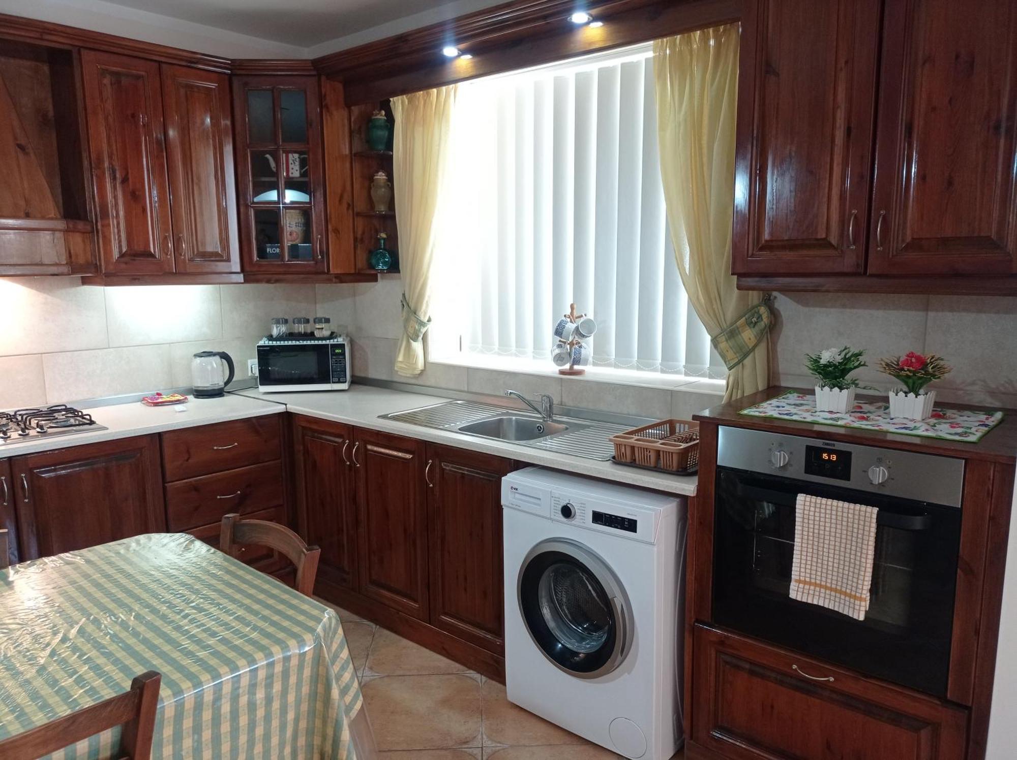 Joseph 2 Stylish Flat With Open Views, Just 4Km From The Airport Or Beach Siggiewi Buitenkant foto