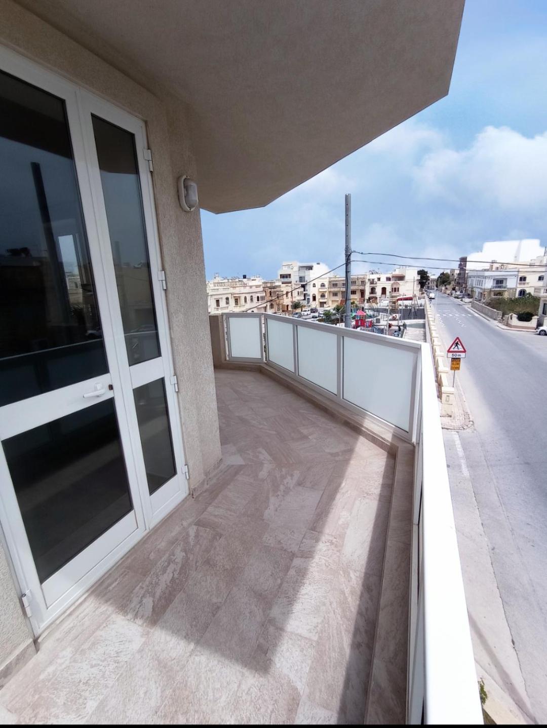 Joseph 2 Stylish Flat With Open Views, Just 4Km From The Airport Or Beach Siggiewi Buitenkant foto